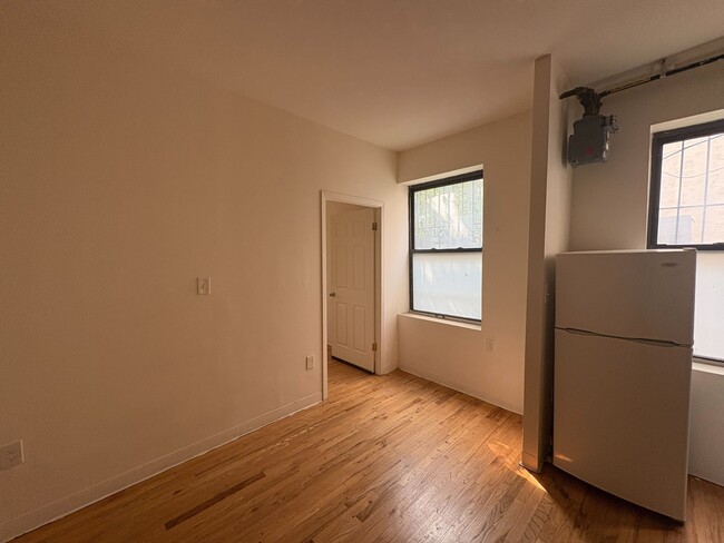 Foto del edificio - 328-330 E 14th St