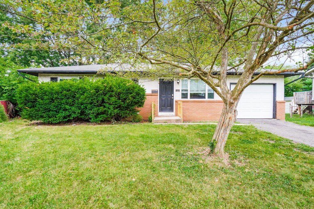 Primary Photo - 1328 Whitby Square N
