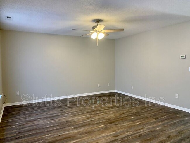 Building Photo - 505 N Dickson St