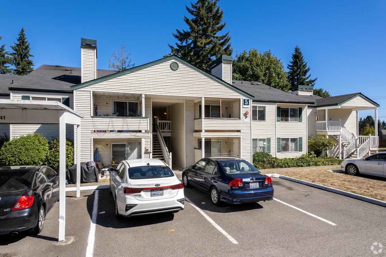 Exterior - Forest Lane Apartments