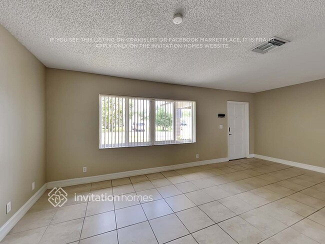 Foto del edificio - 6864 NW 28th Ave