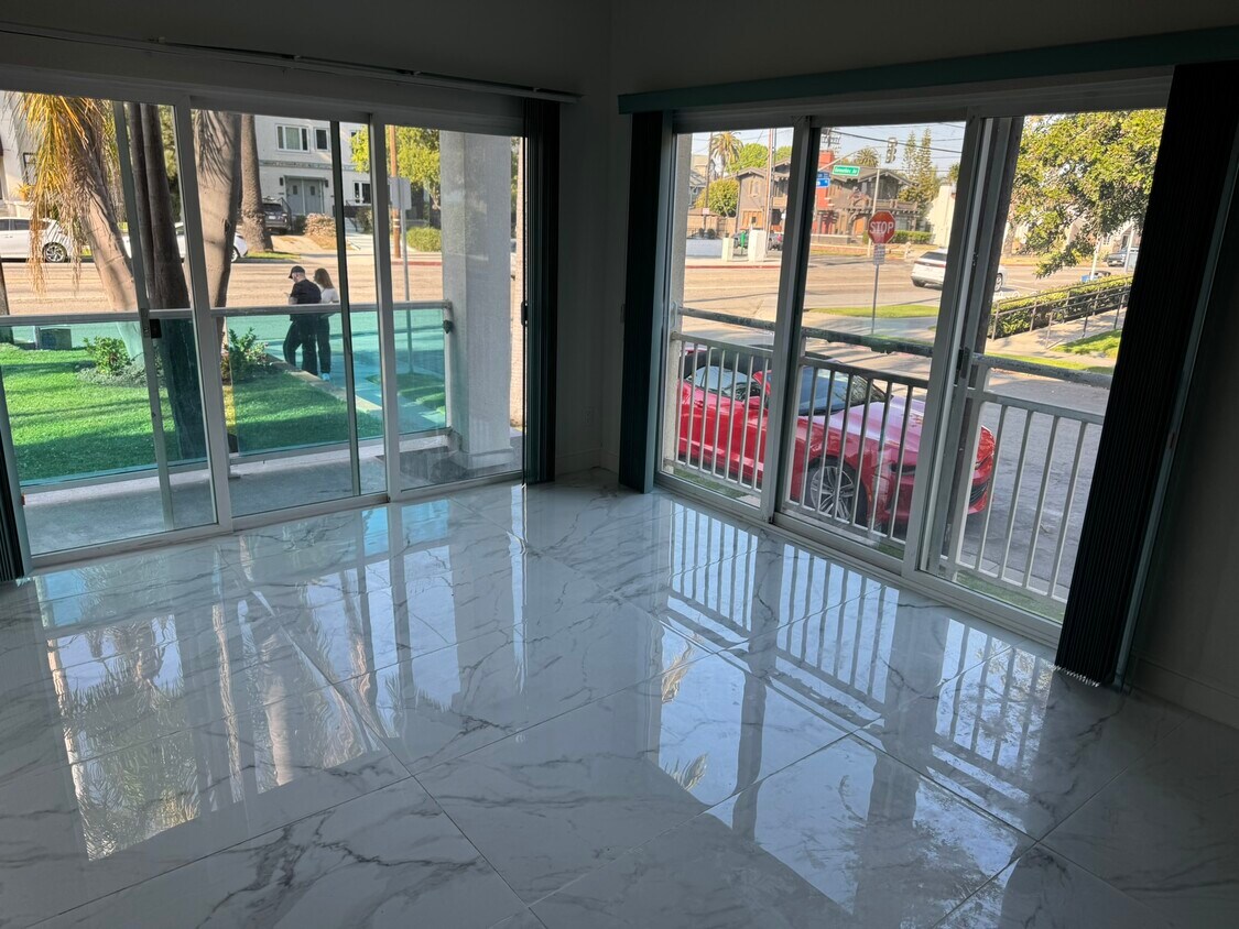 Foto principal - 2230 E Ocean Blvd