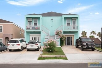 Building Photo - 110 E Retama St