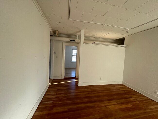 Building Photo - 136 E Saint Paul Ave