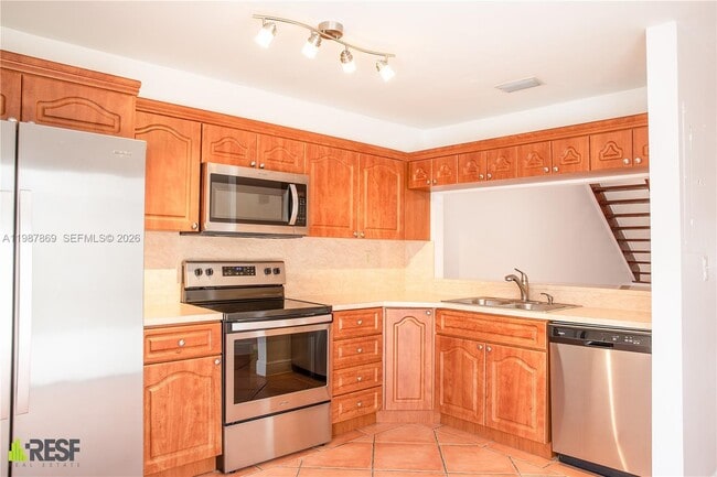 Building Photo - 7523 SW 109th Ave