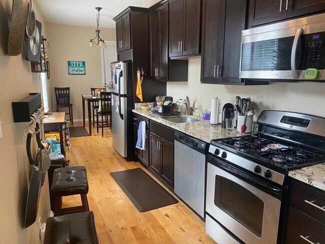 Foto del edificio - 5850 Pierce St