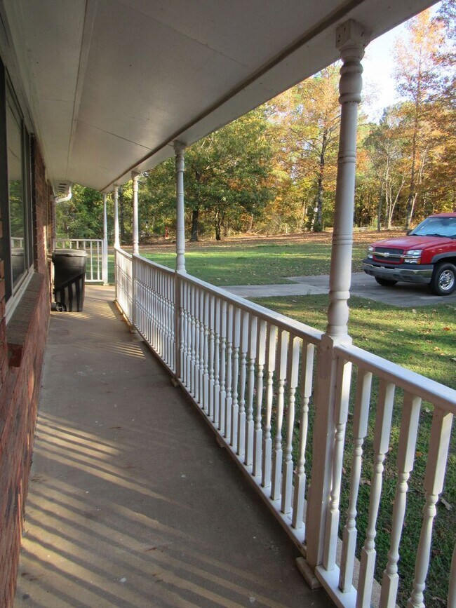 Building Photo - Contact Peggy 501 676 1758