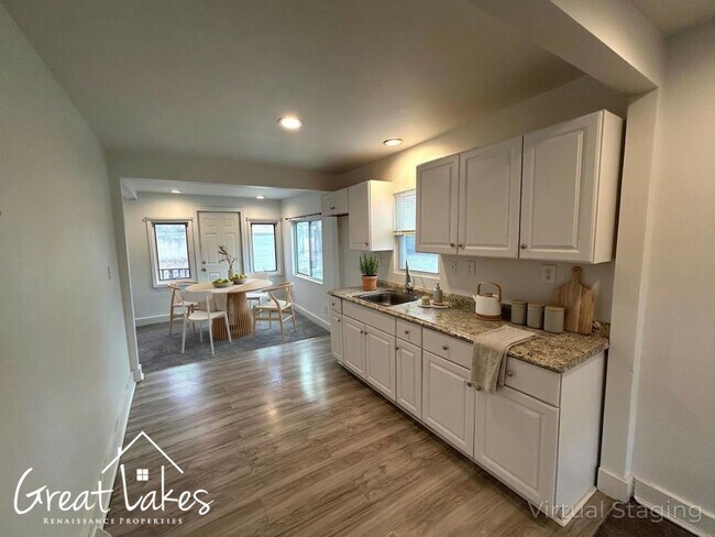 Building Photo - Charming 2 Bedroom 1 Bathroom now available for rent!