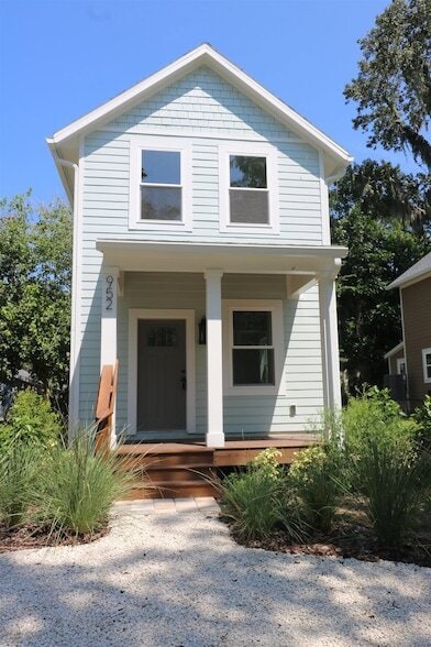Building Photo - 952 Alexander St