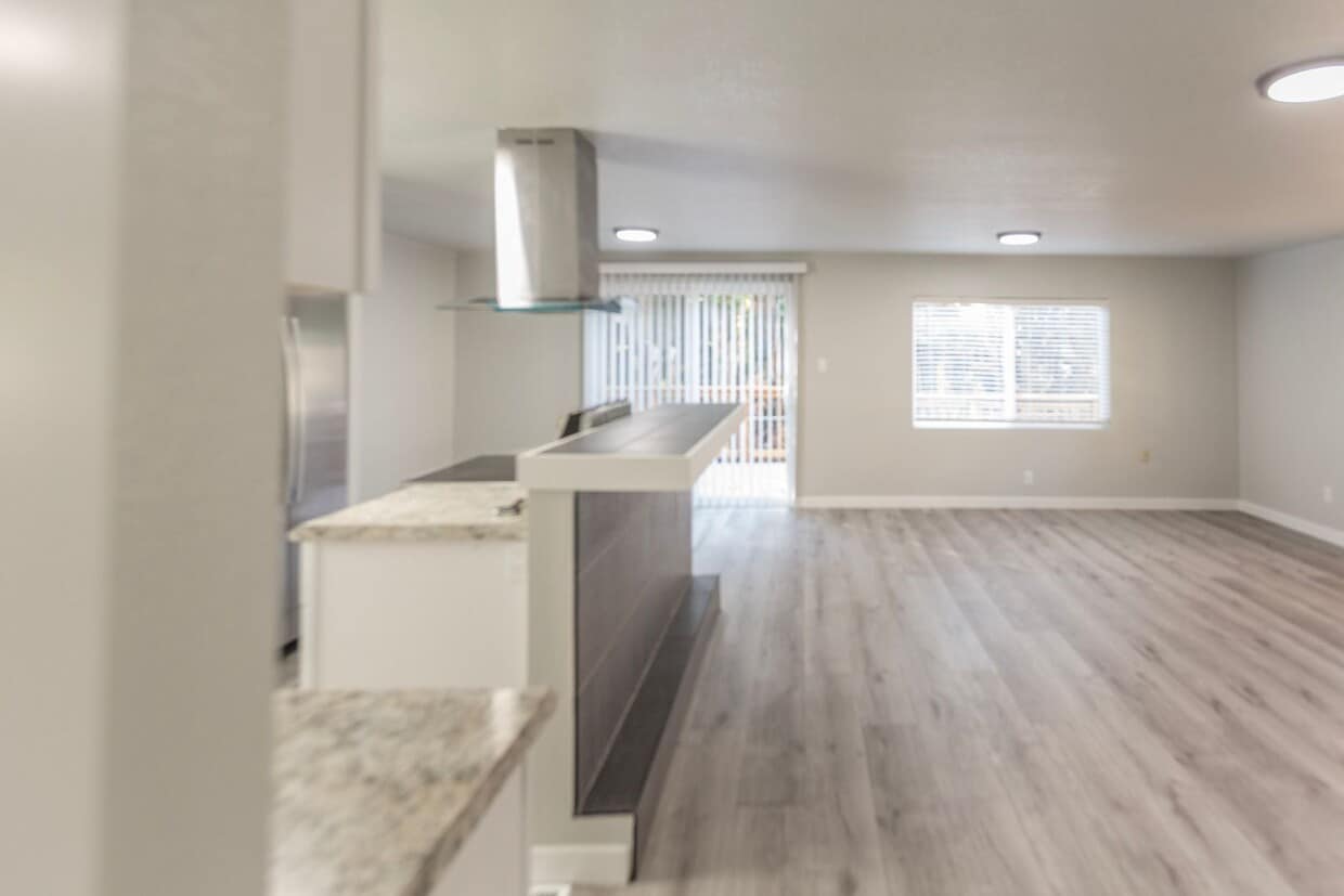 Primary Photo - 3 Bedroom 2 Bath NE Salem home is availabl...