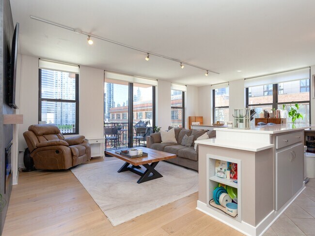 Foto del edificio - 330 N Jefferson St