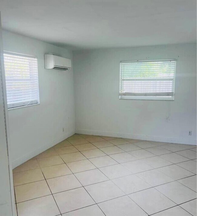 Foto del edificio - 1212 NE 6th St