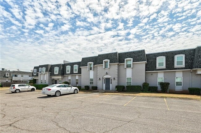 Building Photo - 11319 N May Ave