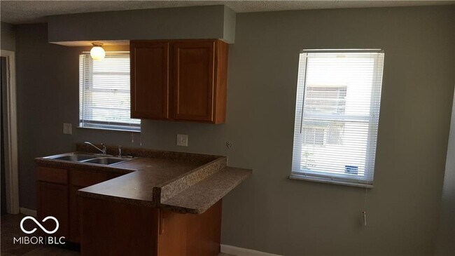 Foto del edificio - 3537 N Gale St