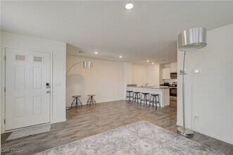 Building Photo - 360 Summer Sparrow Ave