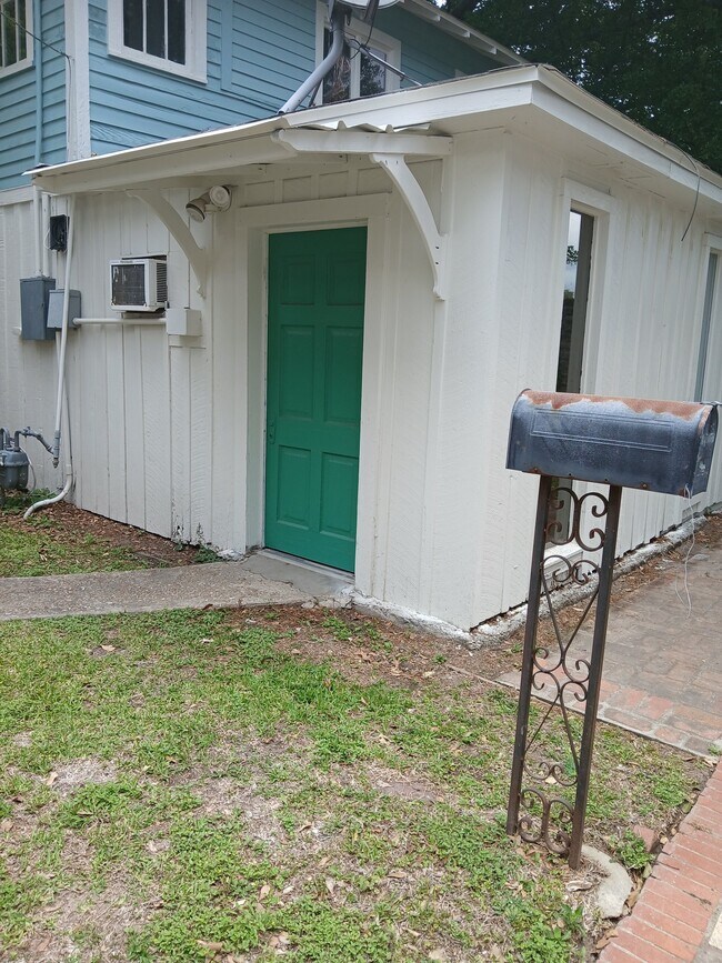 Foto del edificio - 617 Lafayette St