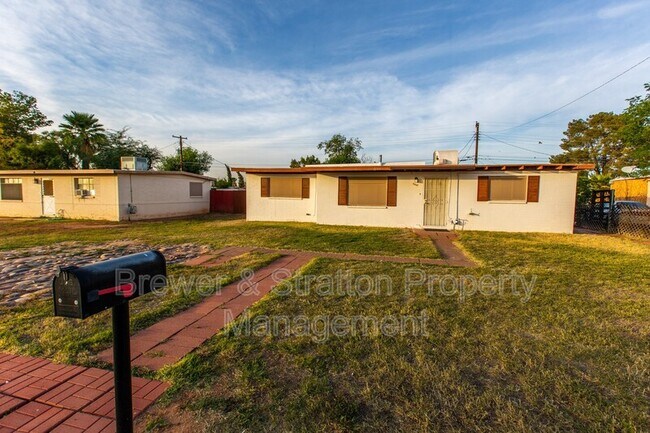 Foto del edificio - 2642 E 1st Pl