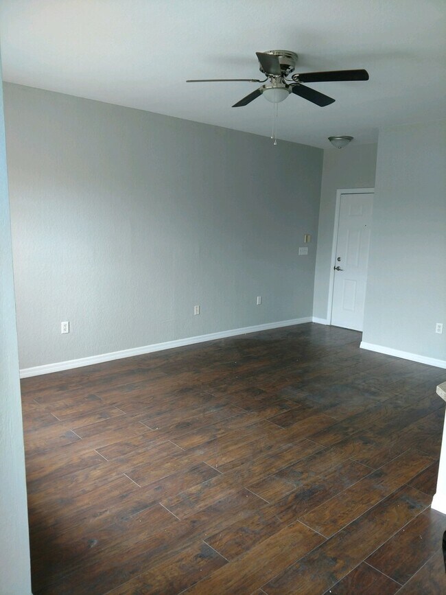 Foto del edificio - ~RARE~ 1 Bed Condo Across from Coconut Point