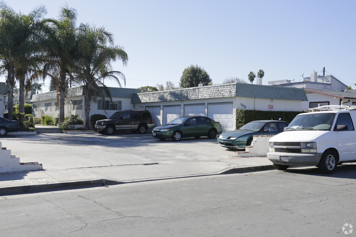 Foto principal - 7912 Newman Ave