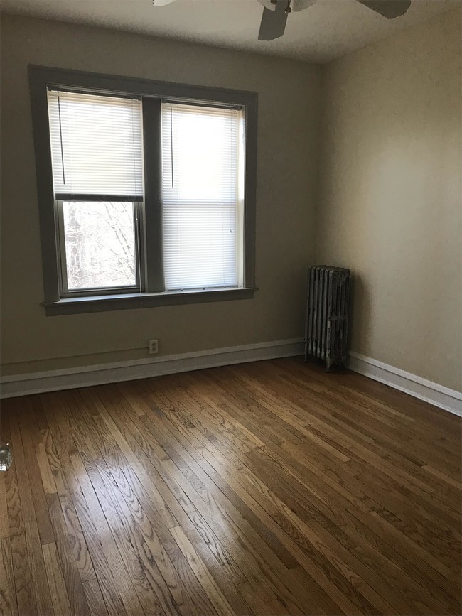 Foto del edificio - 420 E 81st St