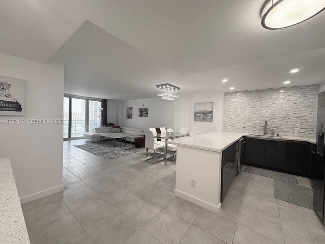 Building Photo - 3800 S Ocean Dr