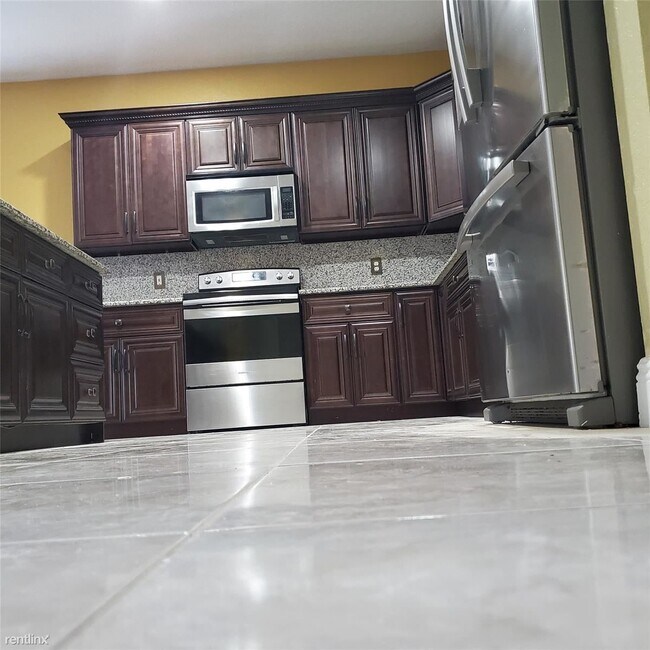 Foto del edificio - 5 br, 4 bath House - 4738 NW 119th Ave