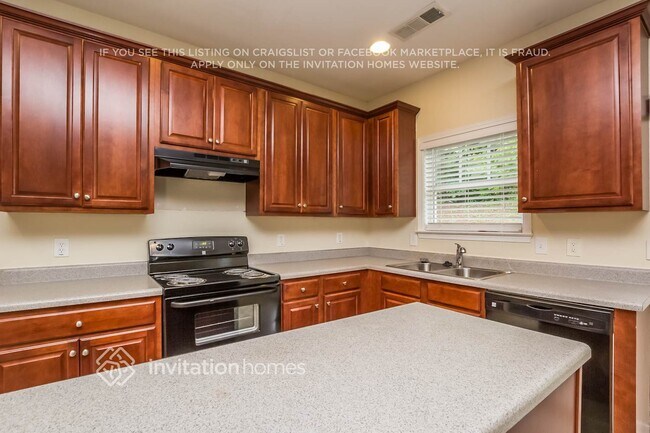 Building Photo - 4370 Savannah Dr