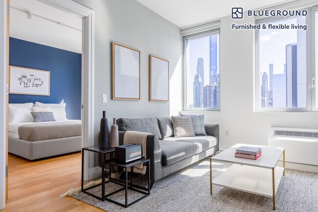 Building Photo - 550 W 54th St