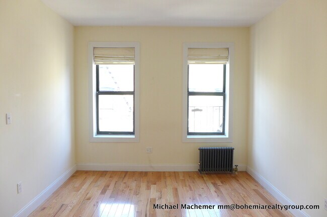 Foto del edificio - 97 Fort Washington Ave