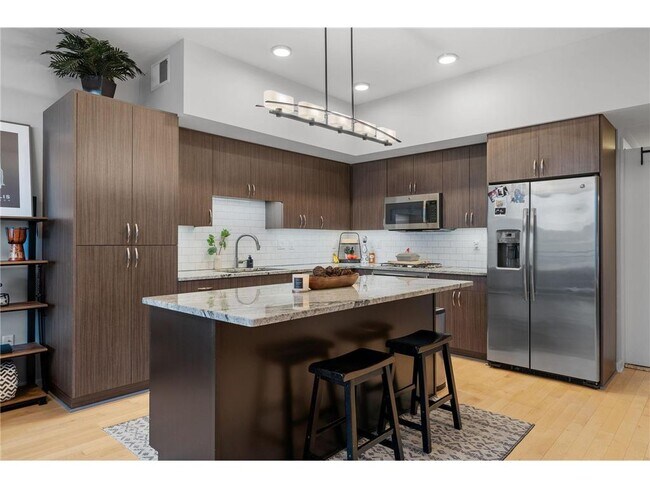 Foto del edificio - 740 Portland Ave
