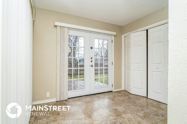 Foto del edificio - 4820 Crest Dr