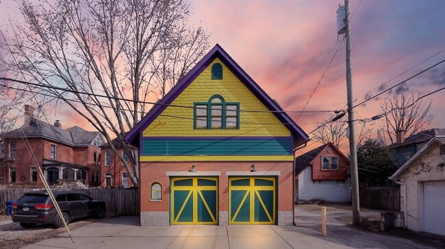 Building Photo - 927 Dennison Ave