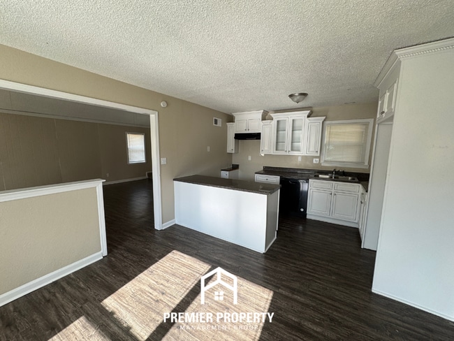 Building Photo - 6015 Harvest Hill Cove