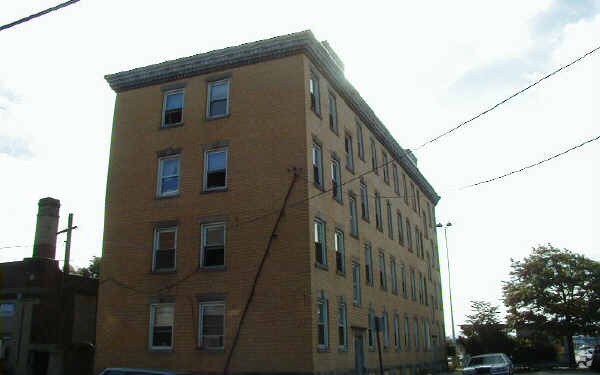 Primary Photo - 174-176 Gove St