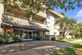 Building Photo - 4647 Willis Ave