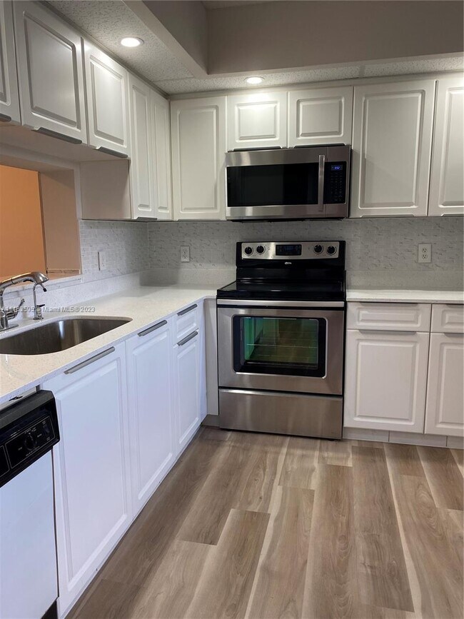 Foto del edificio - 1151 SW 128th Terrace