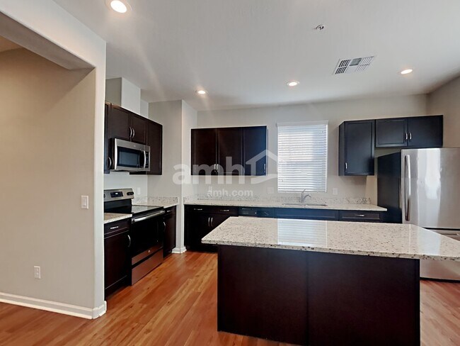Building Photo - 20671 W Stone Hill Road