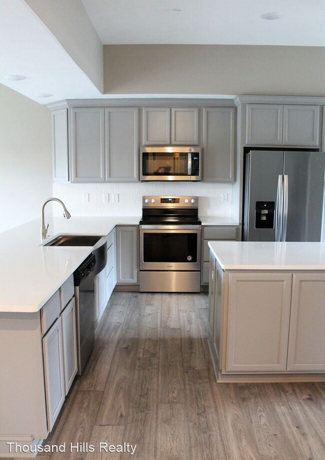 Building Photo - 2 br, 2 bath House - 200 Majestic Drive #123