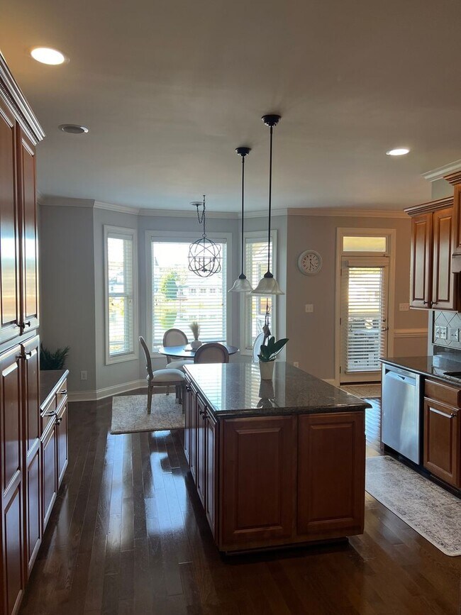 Foto del edificio - 5 Bedroom Beautiful Lake House in Angier NC
