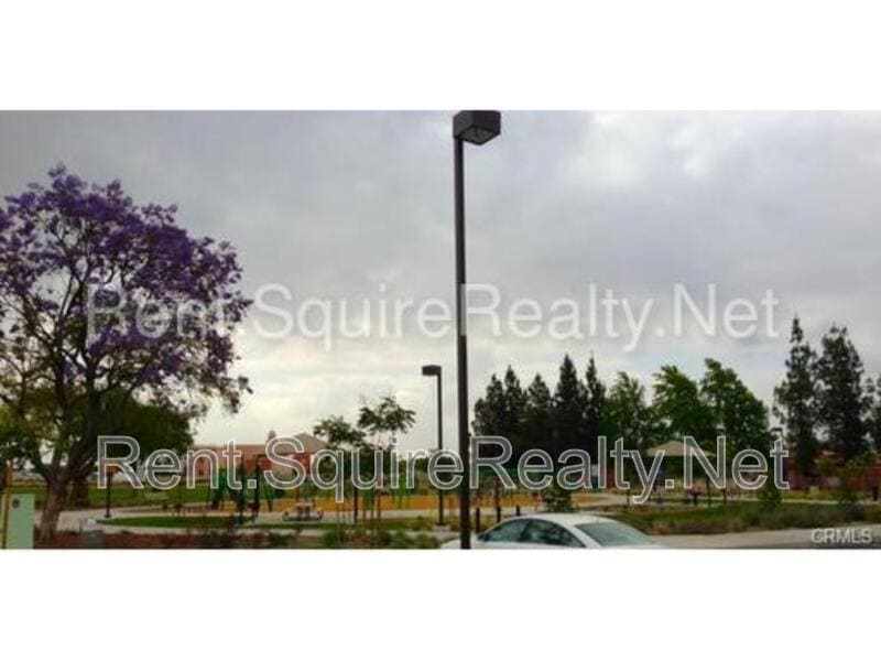 Building Photo - 2038 S Bon View Ave