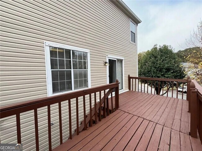 Foto del edificio - 1183 Red Oak Cove