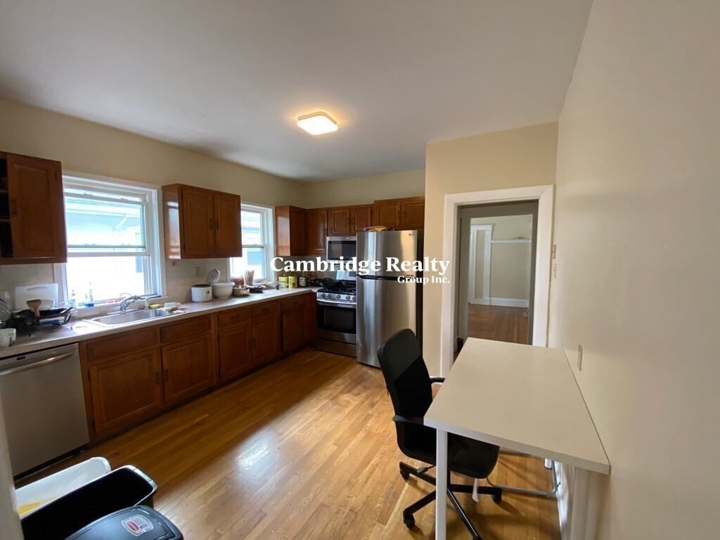 Primary Photo - 270 Harvard St