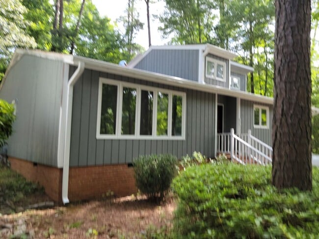 Foto del edificio - Three Bedroom Home!