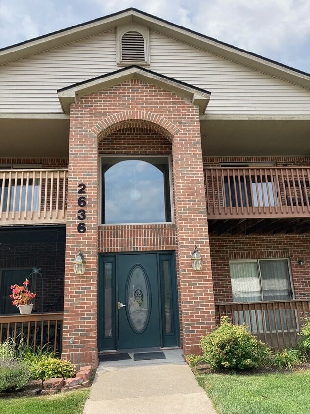 Two Bedroom Condo in Stadium Meadows! - Two Bedroom Condo in Stadium Meadows!