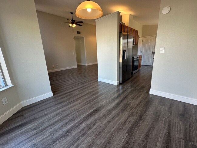 Building Photo - Lovely 3 Bedroom 2 Bathroom in Oakley