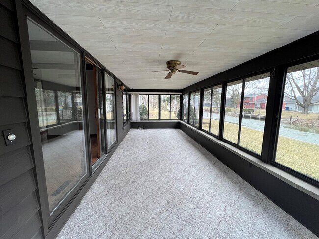 Foto del edificio - 952 Starboard Ct