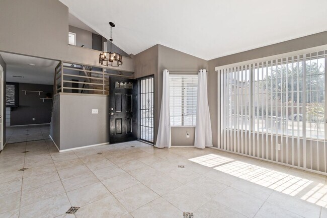 Foto del edificio - 43865 Carefree Ct