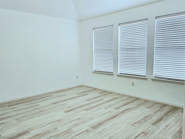 Foto del edificio - 8827 Windfern Trace Dr