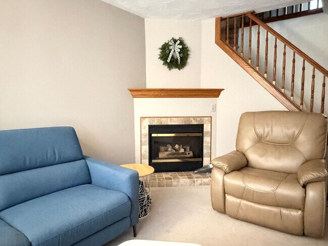 Building Photo - 98 Norman St