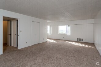 Studio, 1BA - 580 SF - 3000 Grand Apartments